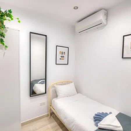 Modern Apartment With Terrace Sard1-1